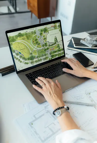 Planung im Büro mit Computer